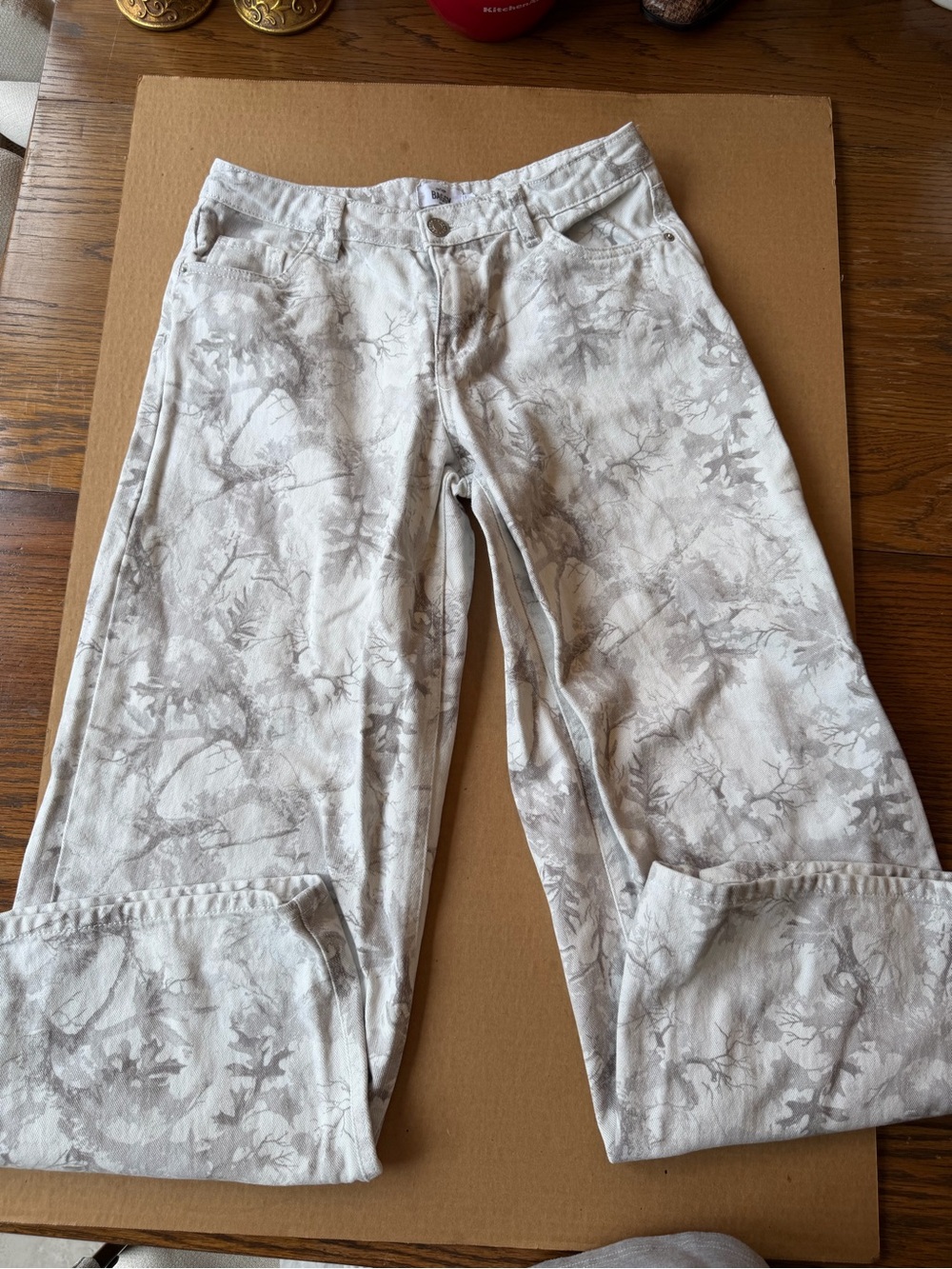 refuge Baggy Jeans in Light Gray Camo